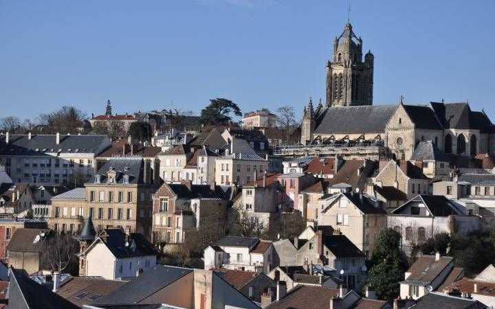 Vue de Pontoise depuis le jardin des 5 sens