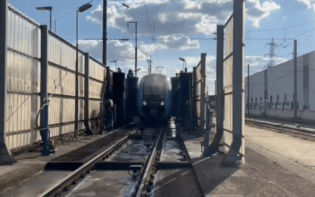 Lavage  extérieur automatique d'un train 