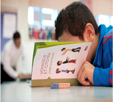 Programme voyageur et citoyen, garçon école primaire étudiant 