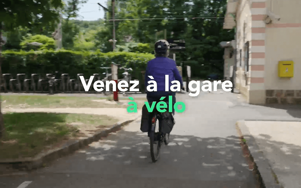 Venez à la gare à vélo