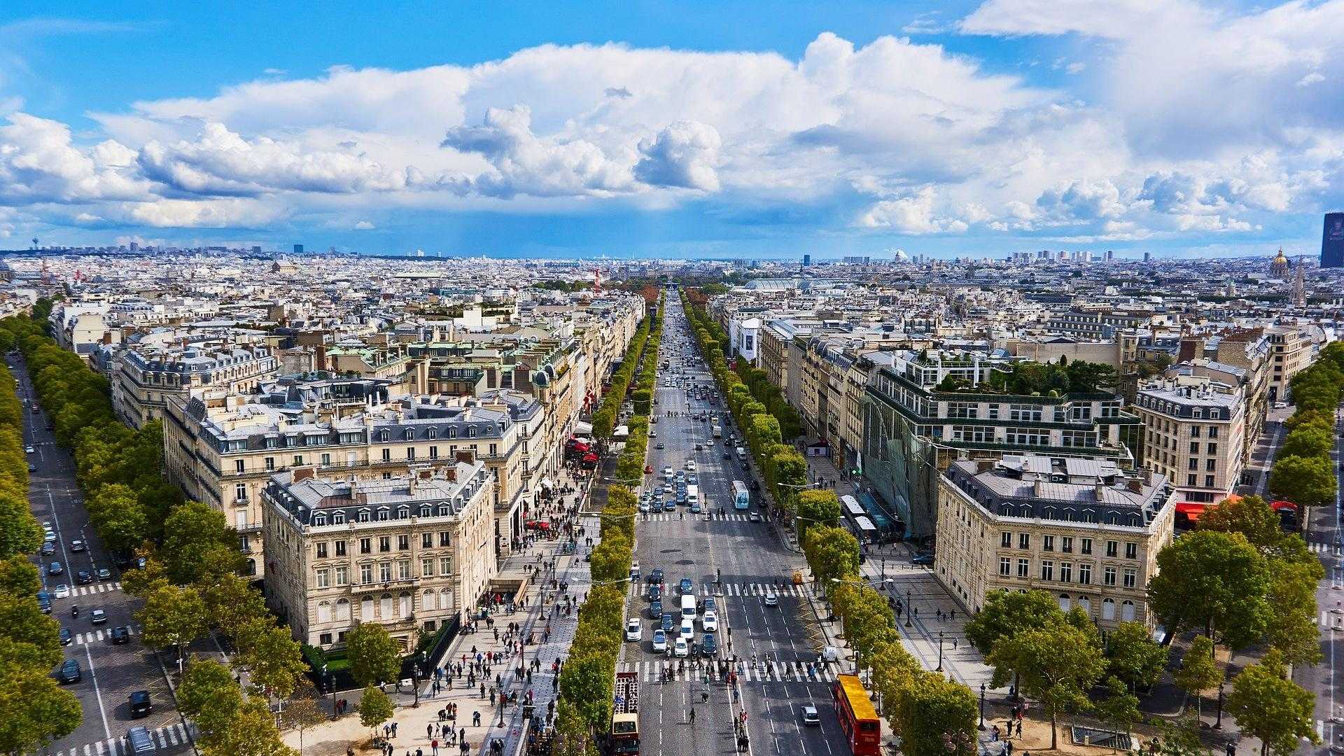 The Champs-Élysées in Paris • Access and Information • Come to Paris