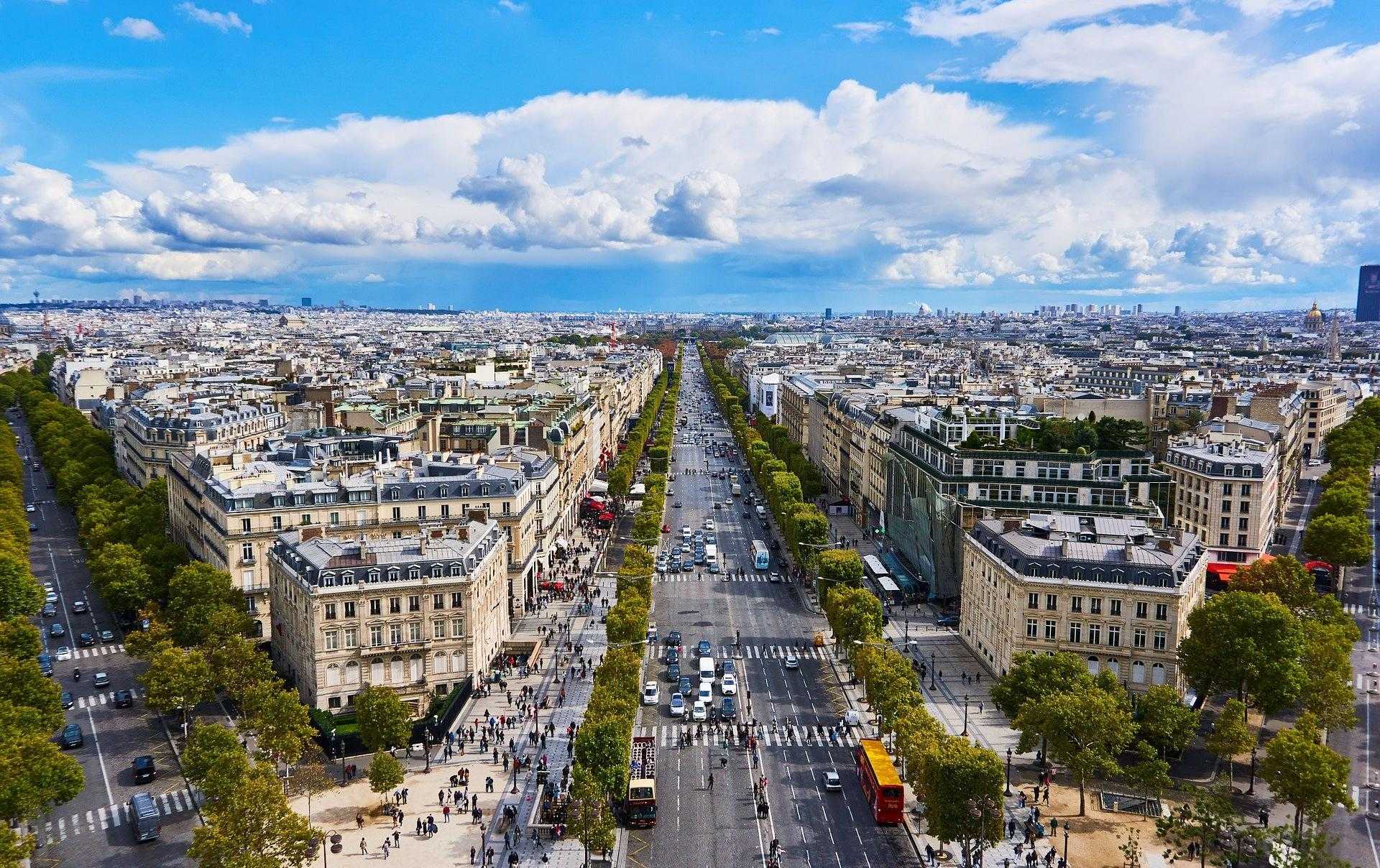 Hochement Retraiter Je me plains champs elysees spectacle Subjectif ...